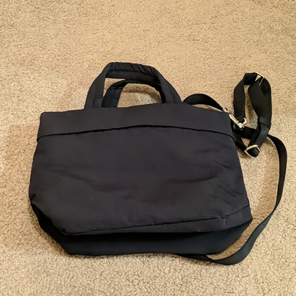 Lululemon On My Level Bag *Micro Black/Shiny Gold - Picture 7 of 9
